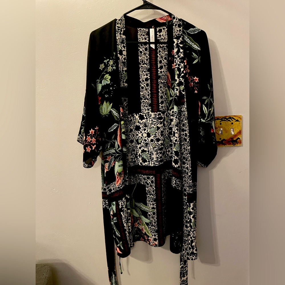 Like-new, Wrap Robe, black floral print